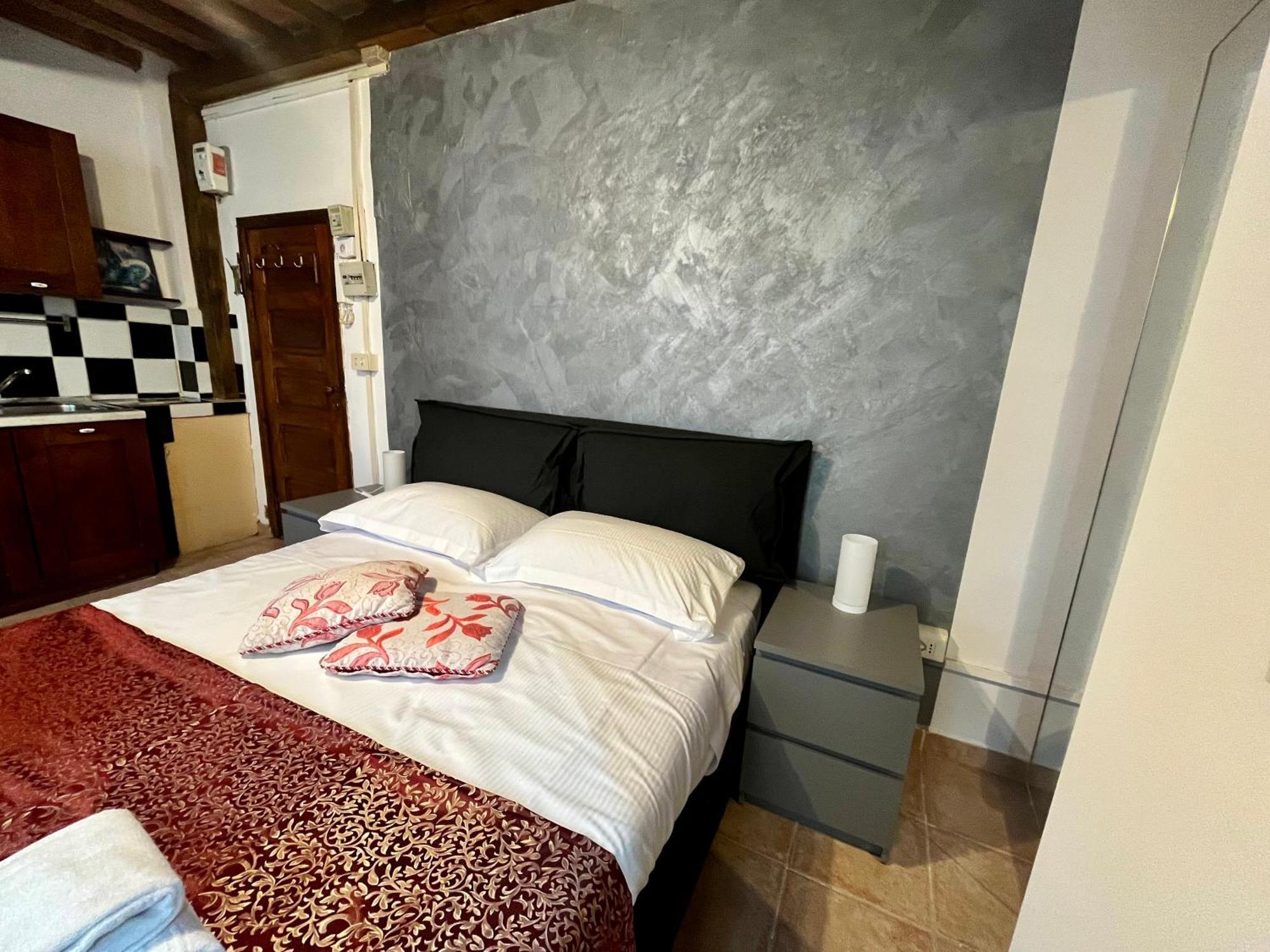 Mini Studio Very Central Close To The Train Station Florence Buitenkant foto